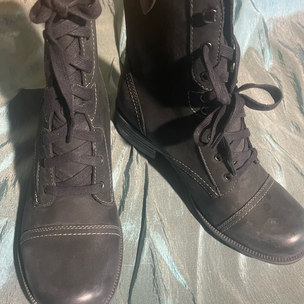 COPY - Rockport women’s boots 8 1/2